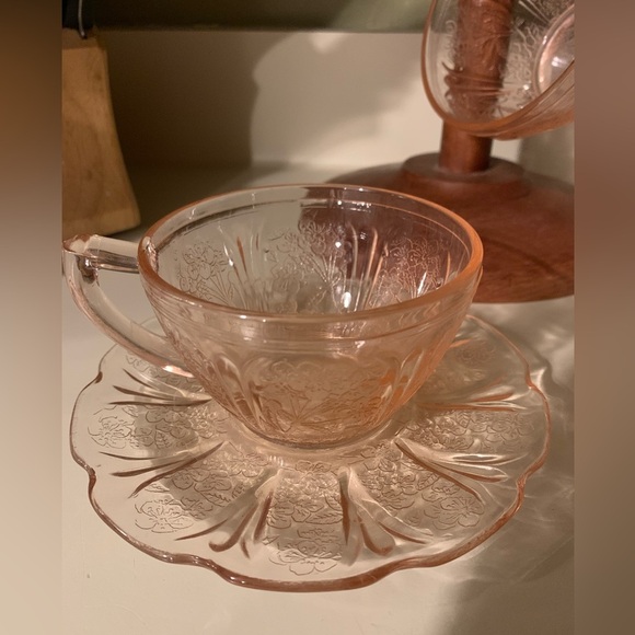Vintage Pink Depression Glass Cherry Blossom Teacups and Saucers Set of 4 - Picture 2 of 10